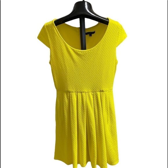 Tiana B. Dresses & Skirts - Lemon Yellow Dress‎ with Cap Sleeve, Sz 8
